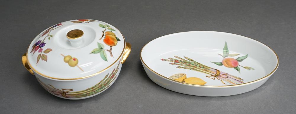 Appraisal: TWO ROYAL WORCHESTER 'EVESHAM' PATTERN PORCELAIN SERVING ARTICLESTwo Royal Worchester