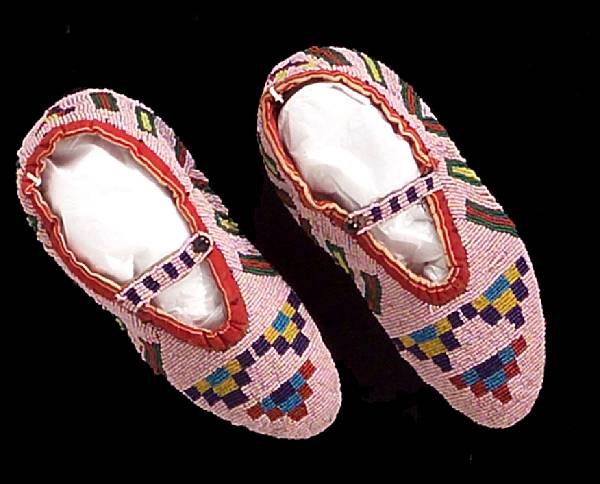 Appraisal: A pair of Wishram beaded moccasins length in