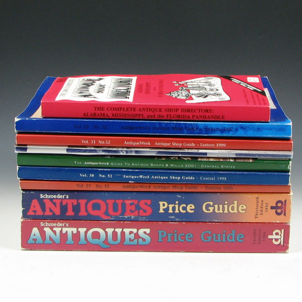 Appraisal: Assortment of Antiques Price Guides Books Assortment of ten antiques-related