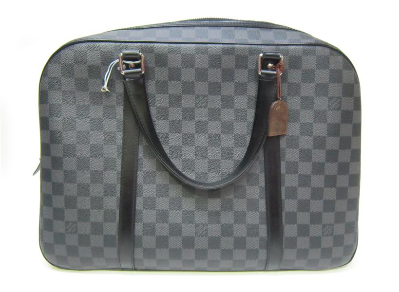 Appraisal: A LOUIS VUITTON SOFT SUITCASE IN DAMIER GRAPHITE CANVAS A