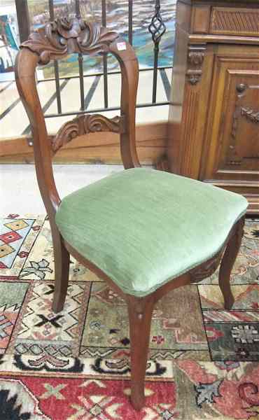 Appraisal: A SET OF FOUR VICTORIAN DINING CHAIRS American c -