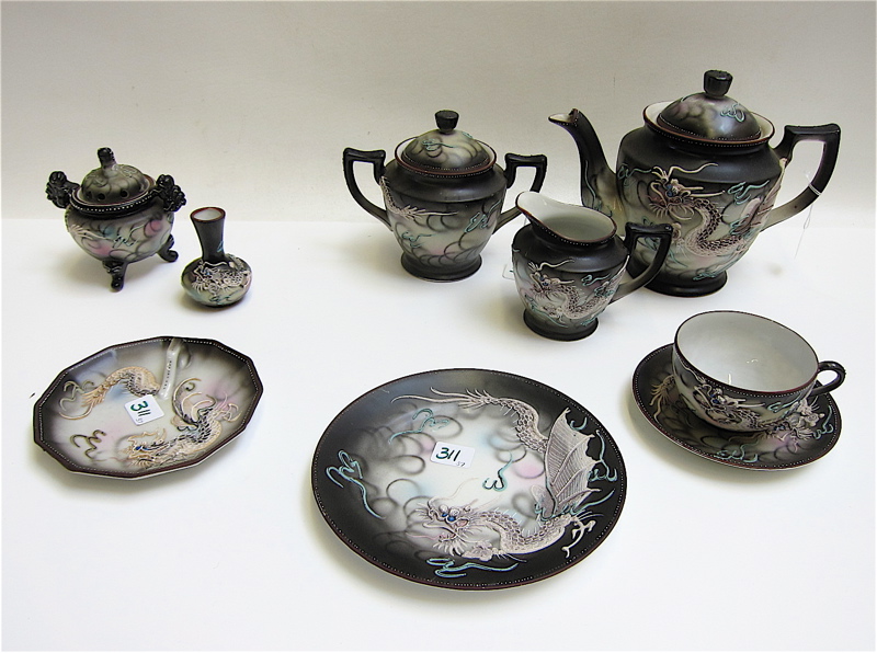 Appraisal: PIECES MORIAGE DRAGONWARE DINNER SERVICE with lithophanes set consists of