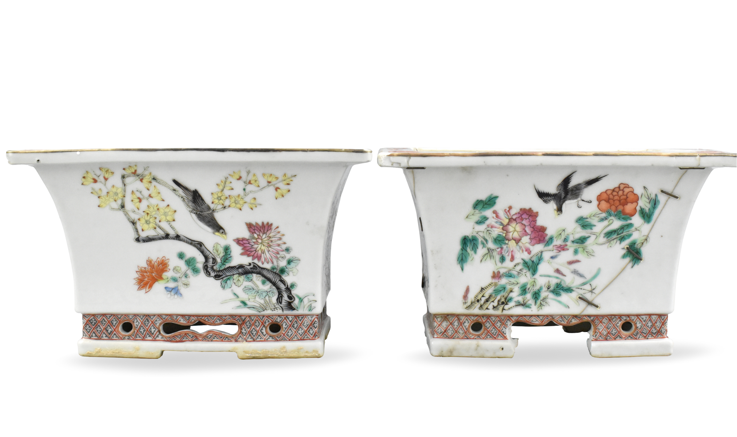 Appraisal: A pair of Chinese famille rose jardinieres dating from the