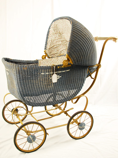 Appraisal: An E th C Wicker Baby Carriage c 's the