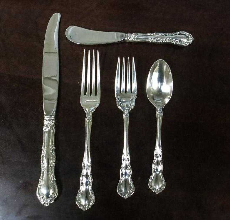 Appraisal: WALLACE OLD ATLANTA STERLING SILVER FLATWARE SET sixty-one pieces comprised