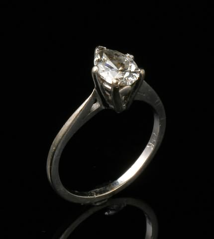 Appraisal: KW X mm pear shaped diamond Approx ct Clarity I