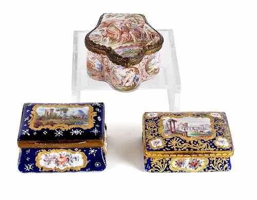 Appraisal: Three Continental enameled snuff boxes th c largest - h