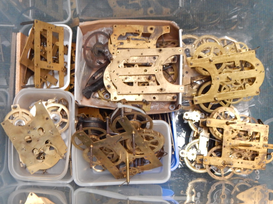 Appraisal: A large quantity of clock movements American etc box