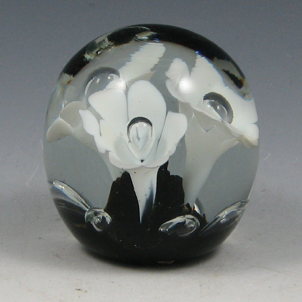 Appraisal: St Clair Floral Paperweight St Clair floriform paperweight with white