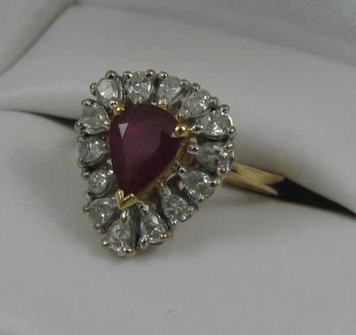 Appraisal: RUBY DIAMOND AND EIGHTEEN KARAT GOLD RING The yellow and