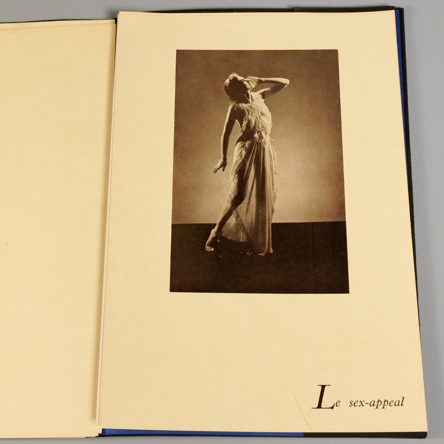 Appraisal: MAN RAY LA PHOTOGRAPHIE N'EST PAS L'ART Editions GLM foreword