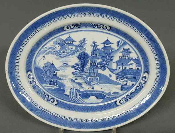 Appraisal: Blue and white Chinese export Nanking oval platter c x