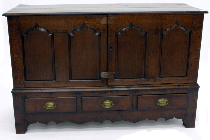 Appraisal: GEORGIAN OAK CABINET ON STAND English late th early th