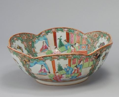 Appraisal: CHINESE EXPORT ROSE MEDALLION PORCELAIN BOWL Circa In six-lobed form