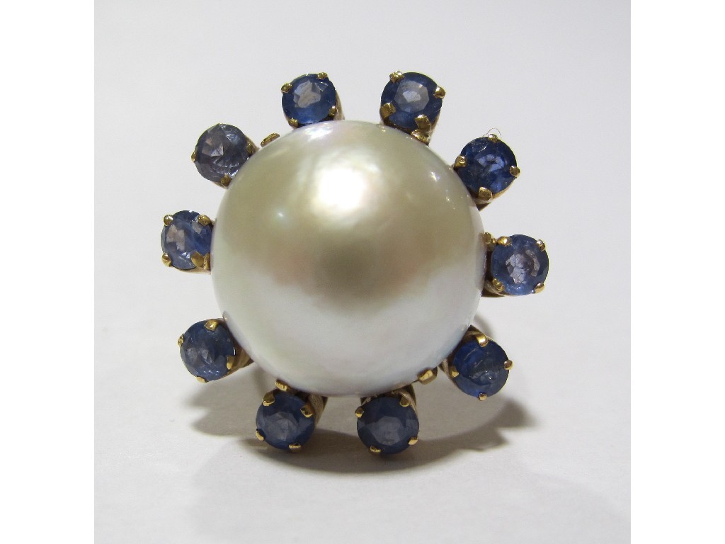 Appraisal: Gold Mabe pearl and tanzanite set ring in the form