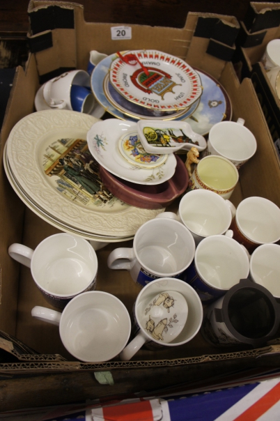 Appraisal: A collection of various pottery to include collectors plates commemorative