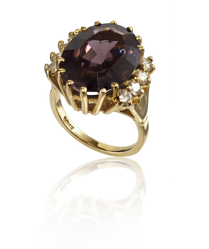 Appraisal: RARE CT SPINEL DIAMOND RING K yellow gold ring centers