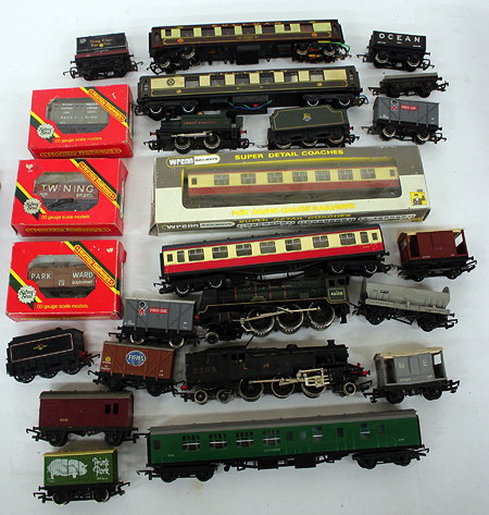 Appraisal: A QUANTITY OF MODEL TRAINS AND TOY CARS to include