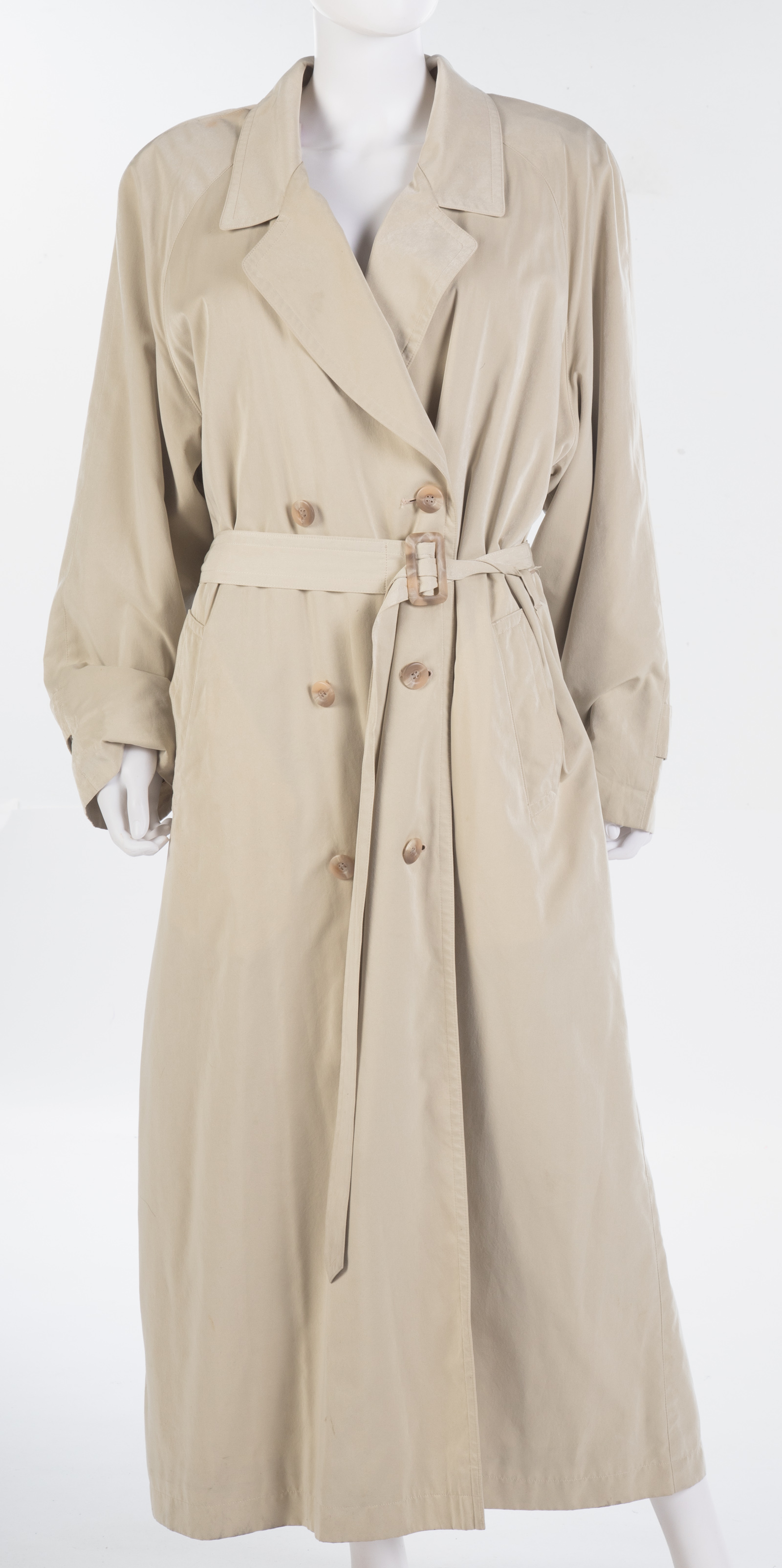 Appraisal: BURBERRYS CLASSIC TRENCH COAT with optional wool liner