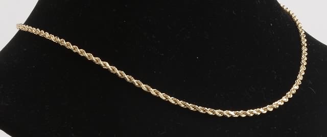 Appraisal: KY long rope chain gms S