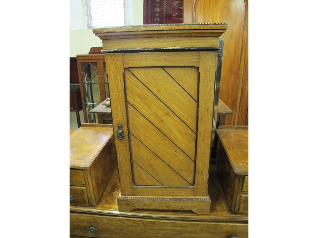 Appraisal: Victorian oak bedside locker