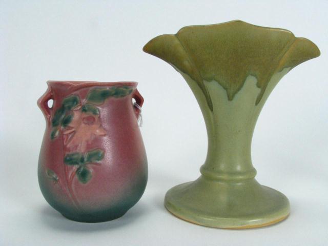 Appraisal: Two pieces of Roseville pottery including a '' high fan