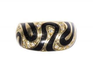 Appraisal: Enamel diamond and k yellow gold ring Enamel diamond and