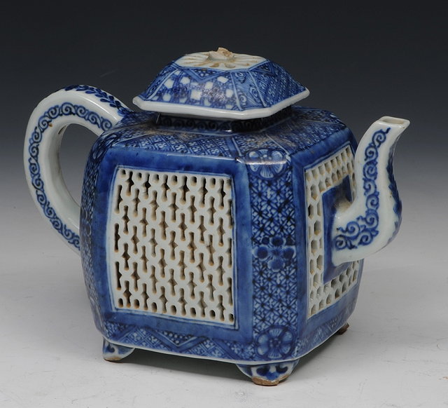 Appraisal: A CHINESE BLUE AND WHITE PORCELAIN RETICULATED TEAPOT and cover