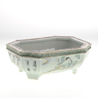 Appraisal: Chinese porcelain footed jardiniere Chinese porcelain footed jardiniere Qing dynasty