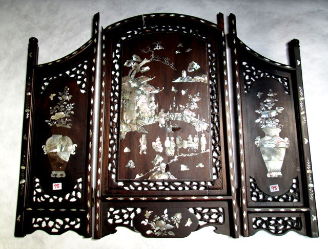 Appraisal: A CHINESE ROSEWOOD TABLE SCREEN inlaid with mother of pearl