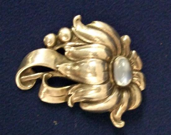 Appraisal: American Art Nouveau silver brooch modelled as a flower with