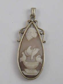 Appraisal: A white metal tests carat white gold cameo pendant set