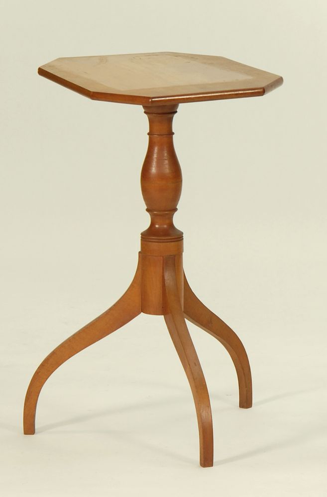 Appraisal: ANTIQUE AMERICAN HEPPLEWHITE CANDLESTAND In maple with octagonal top turned