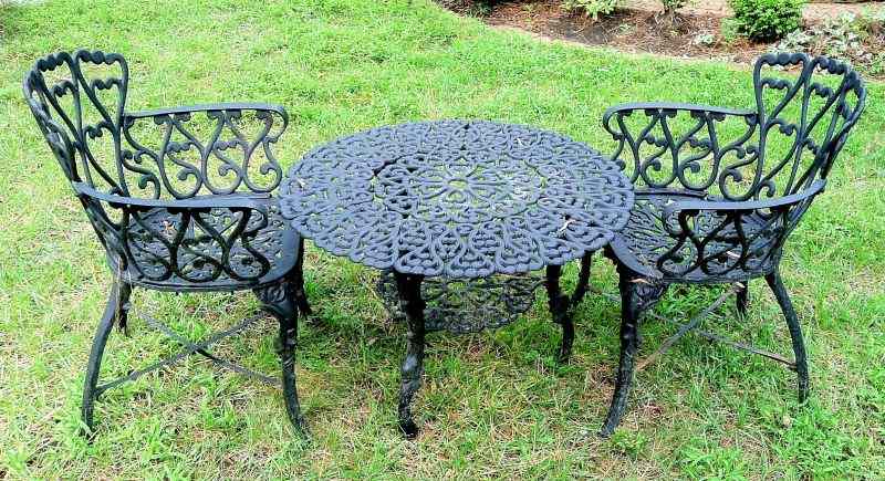 Appraisal: Victorian Style Aluminum Garden Suite pieces including a pair of