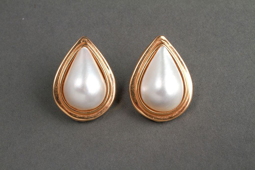 Appraisal: K Gold Mabe Pearl Pear-Form Post Earrings Pair K yellow