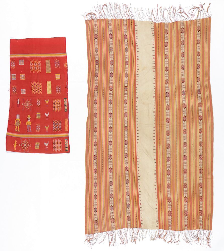 Appraisal: Timor Textiles Woman's sarong tais feto woven with supplementary patterning