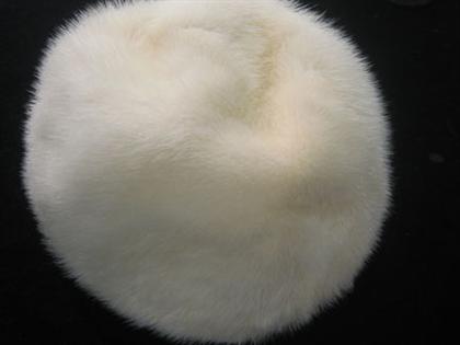 Appraisal: Blonde mink hat made for the Blum store Fully lined