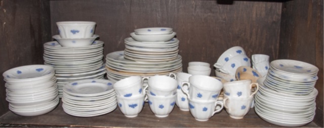 Appraisal: Large set of Adderley Dishware pieces includes dinner luncheon salad