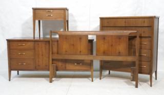 Appraisal: pc BROYHILL Bedroom Set One drawer night stand Five drawer