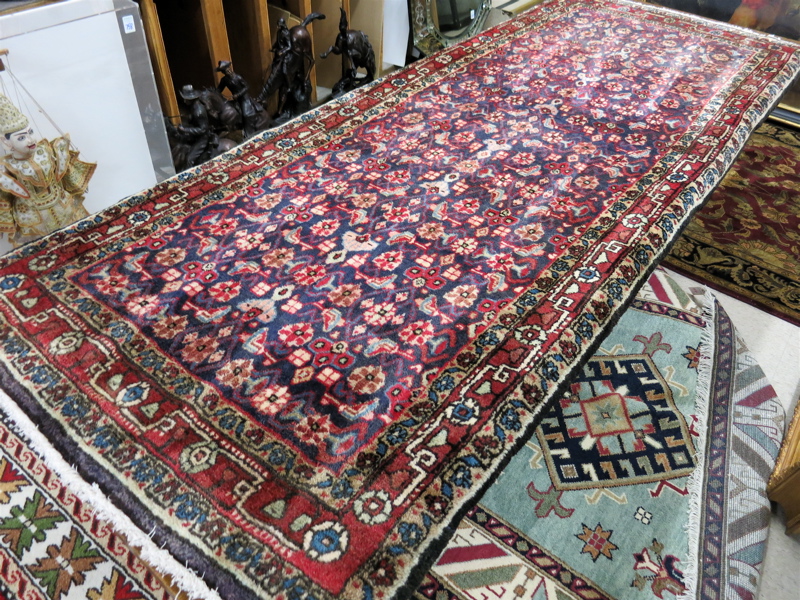 Appraisal: SEMI-ANTIQUE PERSIAN AREA RUG Hamadan Province northwestern Iran hand knotted