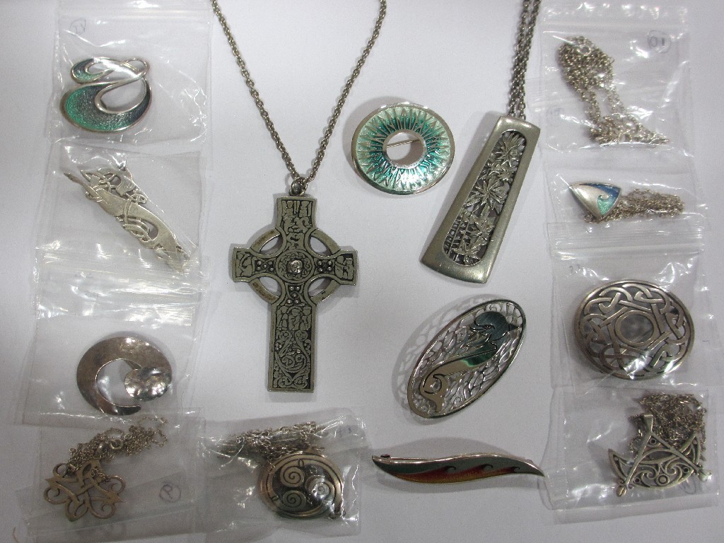 Appraisal: Lot of silver and Celtic silver and pewter jewellery to