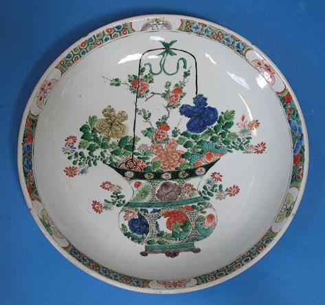 Appraisal: A CHINESE FAMILLE VERTE CHARGER enamelled in polychrome with a