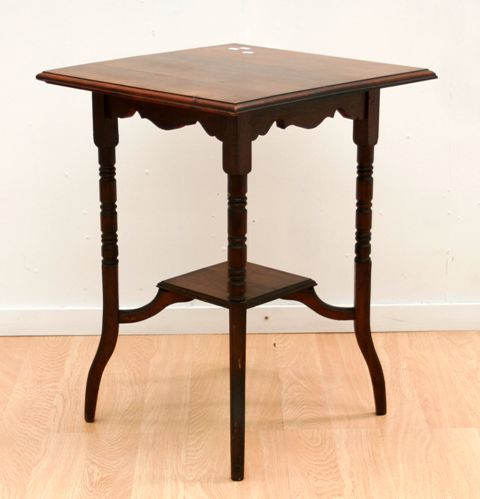 Appraisal: An Edwardian walnut square side table x x cm