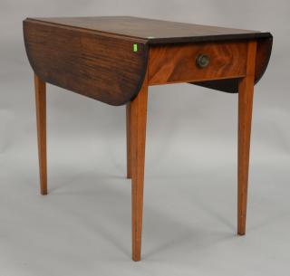 Appraisal: Mahogany Federal drop leaf table with drawer and line inlays