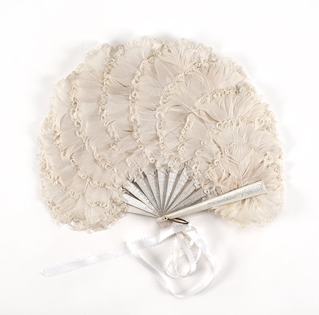 Appraisal: WHITE DUCK FEATHER AND WOOD FAN Early th CenturyPure white