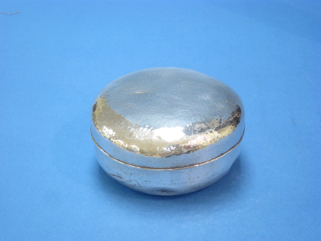 Appraisal: A Chinese silver circular Box and Cover with hammered design