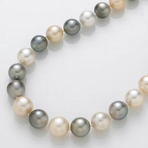 Appraisal: A Tahitian cultured pearl and k gold necklace pearls measuring