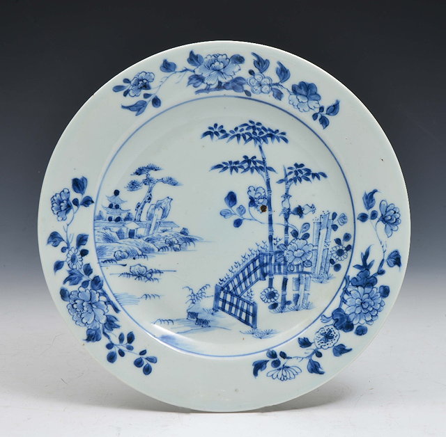 Appraisal: A CHINESE BLUE AND WHITE PORCELAIN PLATE decorated with a