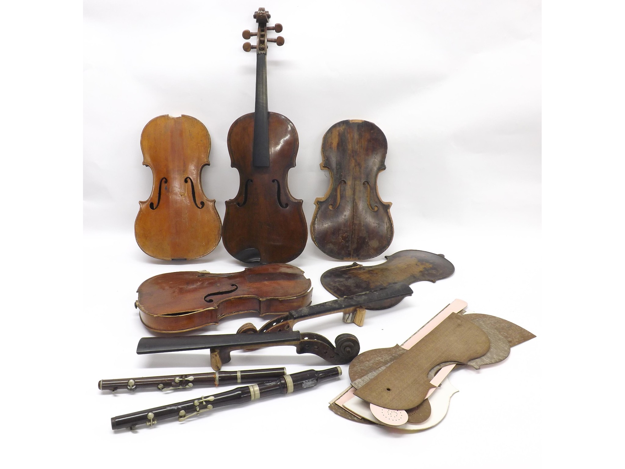 Appraisal: th century primitive double purfled violin with foliate carved peg