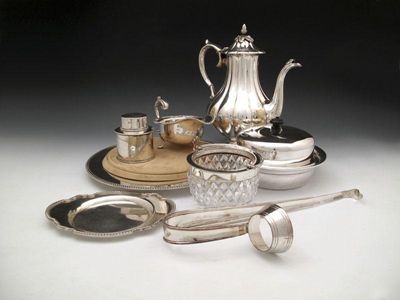 Appraisal: A mixed lot of electroplated items comprising a coffee pot